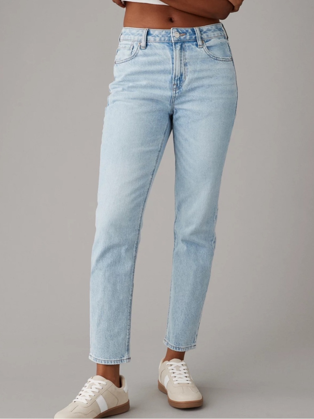 American Eagle Strigid Mom Jeans Sz 8 Short